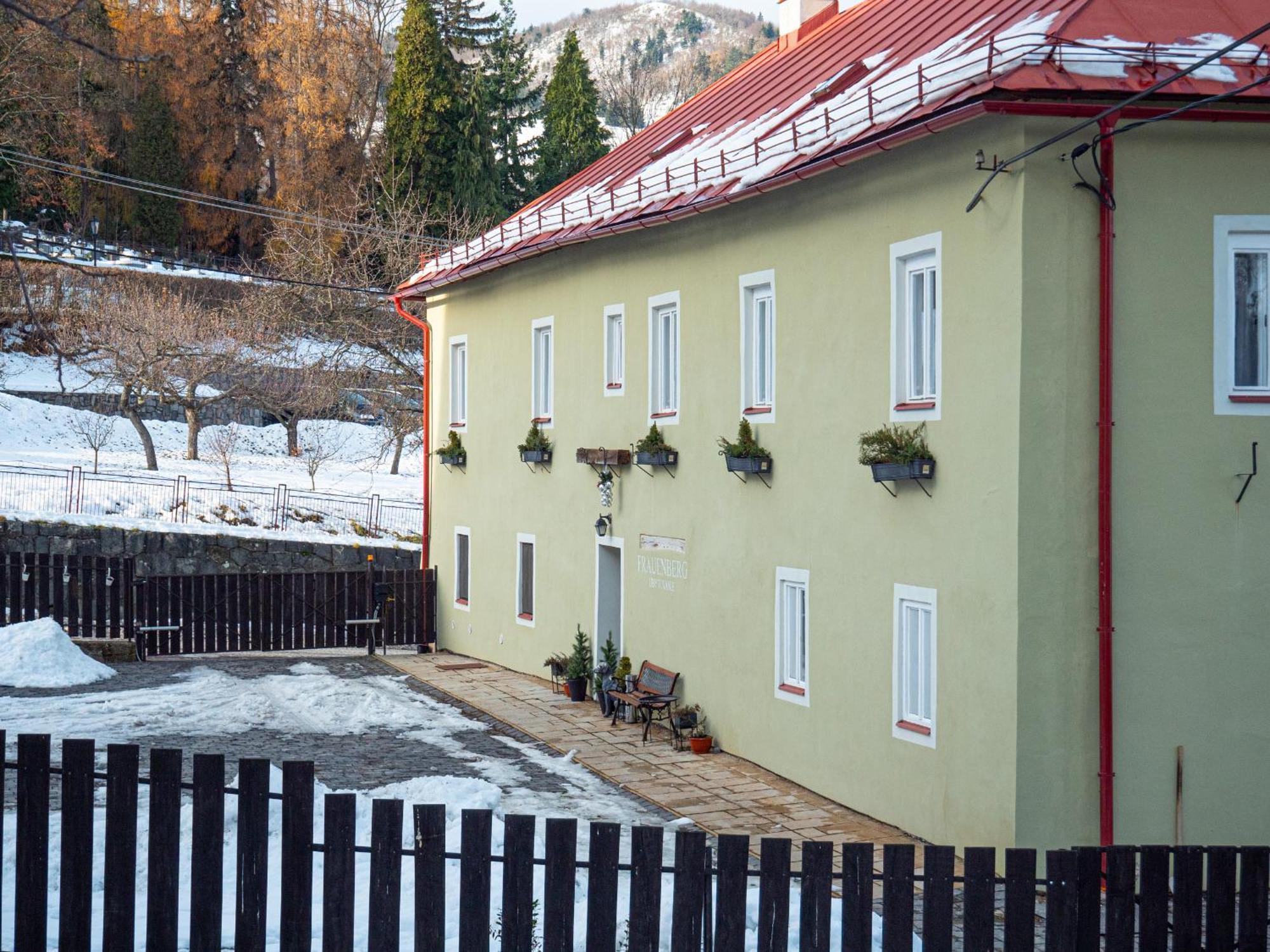 דירות Banská Štiavnica Frauenberg מראה חיצוני תמונה